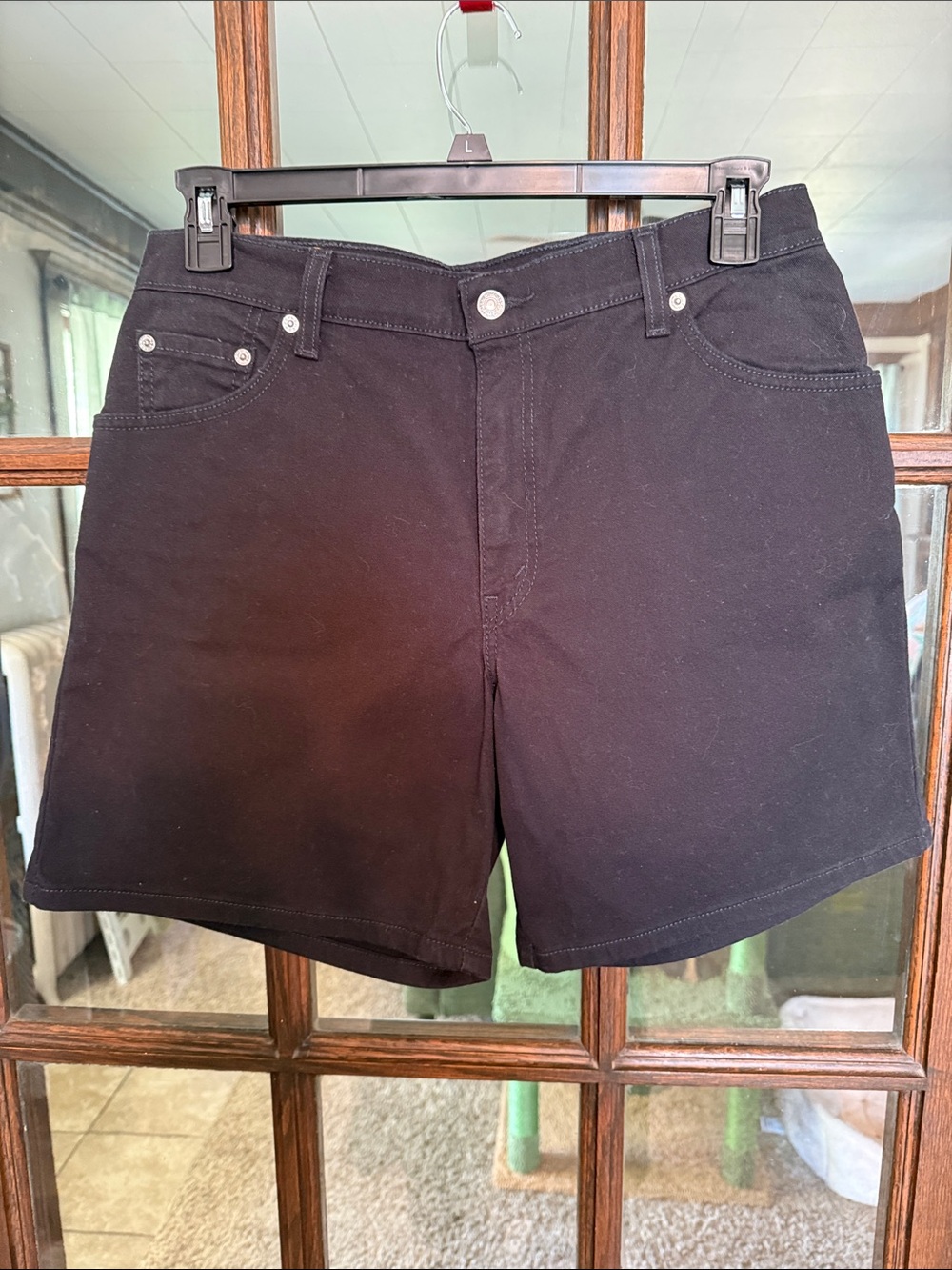 Levis Classic Fit Stretch Black Denim Shorts Womens Size 12 MIS High Rise